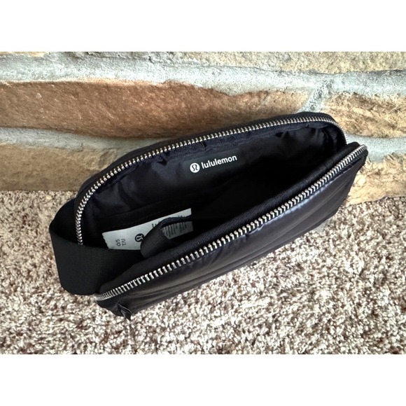 Lululemon Quilted Belt Bag 1L Black Shiny Nylon Crossbody – New With Tags - Picture 5 of 9